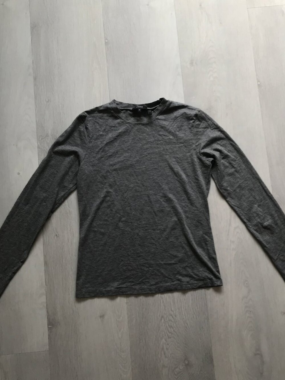 THEORY GRAY LONG SLEEVE CREWNECK CROP TOP WOMENS MEDIUM